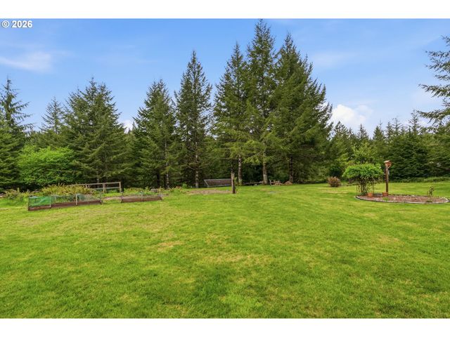 1047 BEAVER CREEK Rd, Cathlamet, WA 98612