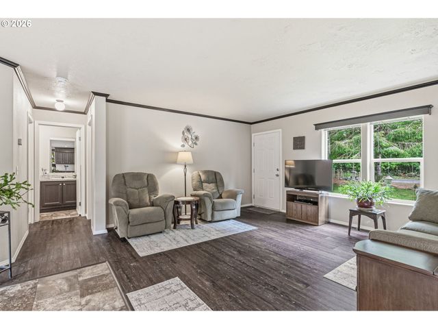 1047 BEAVER CREEK Rd, Cathlamet, WA 98612