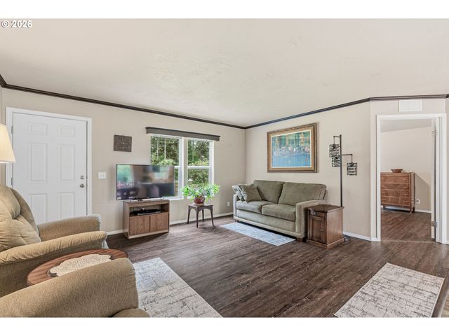 1047 BEAVER CREEK Rd, Cathlamet, WA 98612