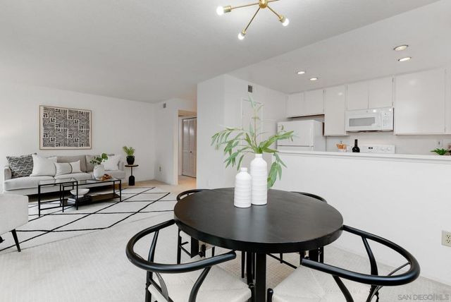 11325 Avenida De Los Lobos A, San Diego, CA 92127