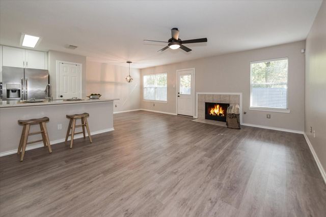 42 Musgrove Place, The Woodlands, TX 77382