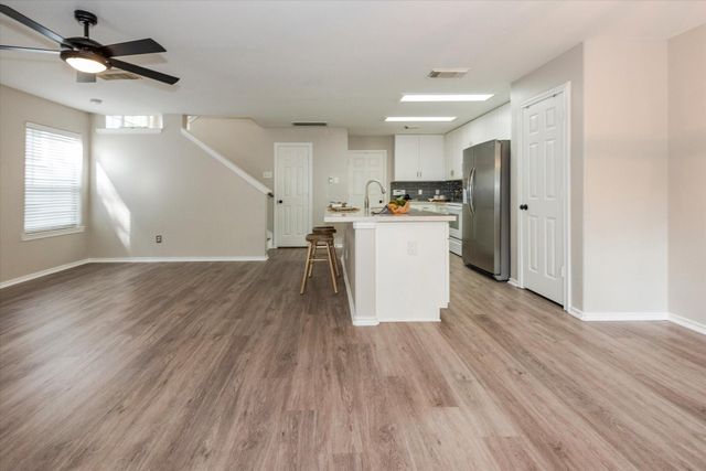 42 Musgrove Place, The Woodlands, TX 77382