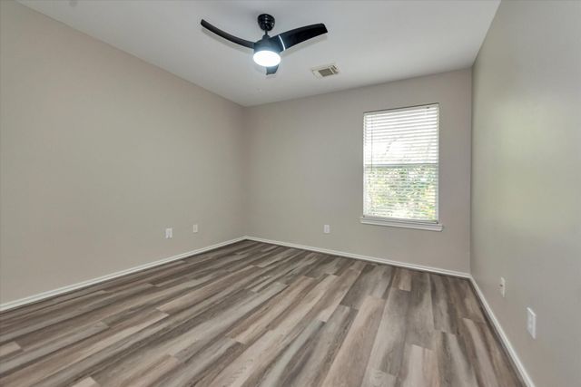 42 Musgrove Place, The Woodlands, TX 77382