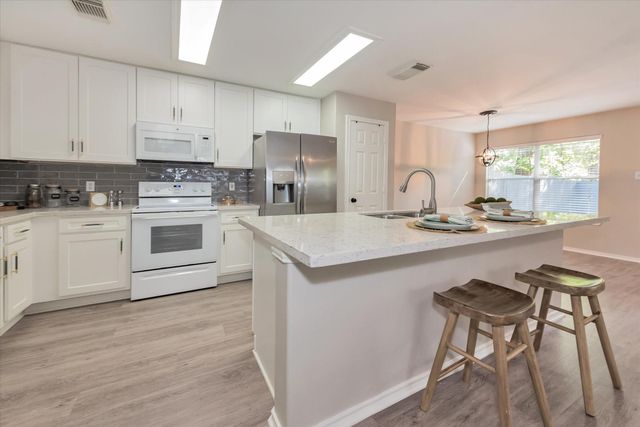 42 Musgrove Place, The Woodlands, TX 77382
