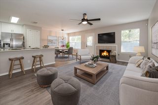 42 Musgrove Place, The Woodlands, TX 77382