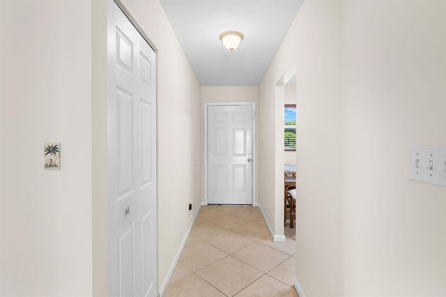 1153 Bayshore Drive 205, Fort Pierce, FL 34949
