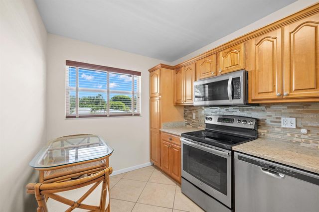 1153 Bayshore Drive 205, Fort Pierce, FL 34949
