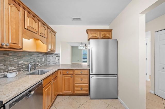 1153 Bayshore Drive 205, Fort Pierce, FL 34949