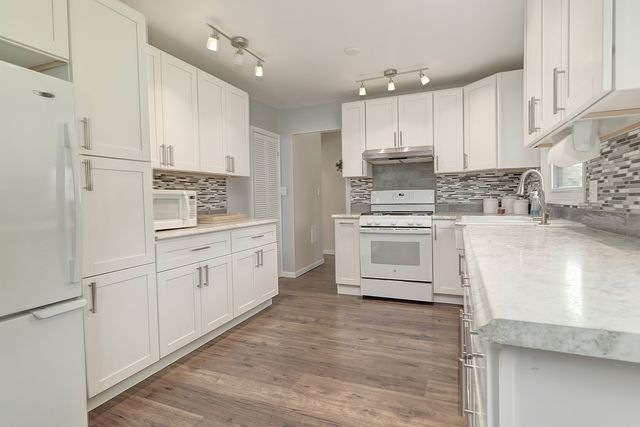 3119 Westgate Lane, Joliet, IL 60435