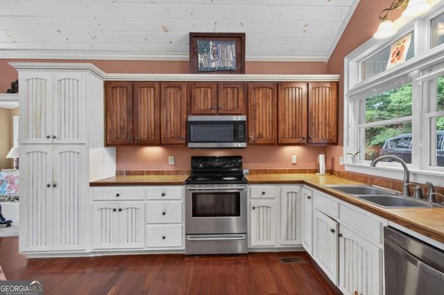 293 Weoka Court, Ellijay, GA 30540