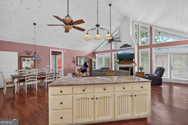 293 Weoka Court, Ellijay, GA 30540