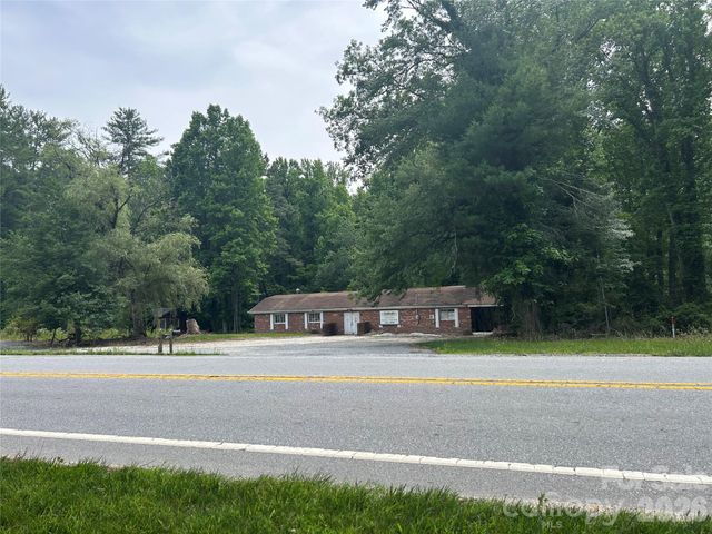 3177 Haywood Road, Hendersonville, NC 28791