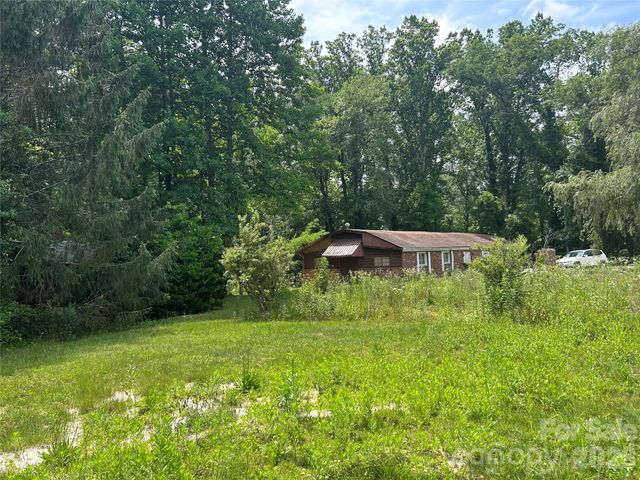 3177 Haywood Road, Hendersonville, NC 28791