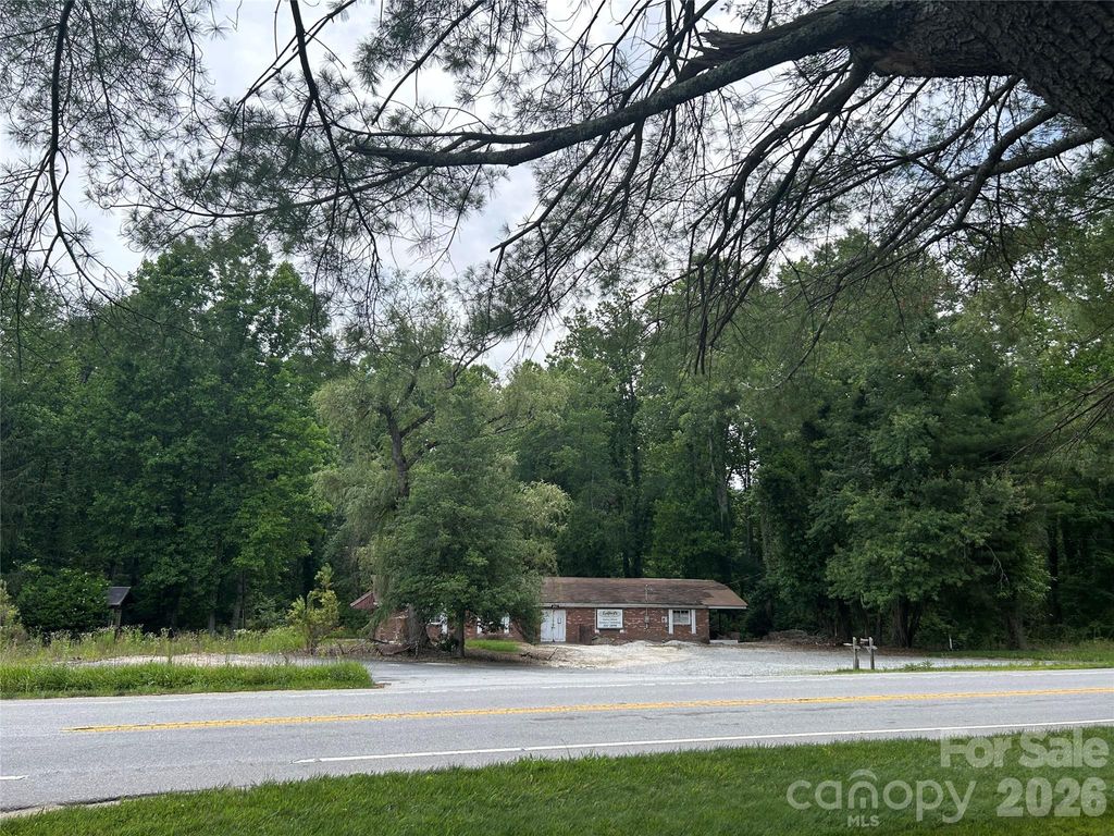 3177 Haywood Road, Hendersonville, NC 28791