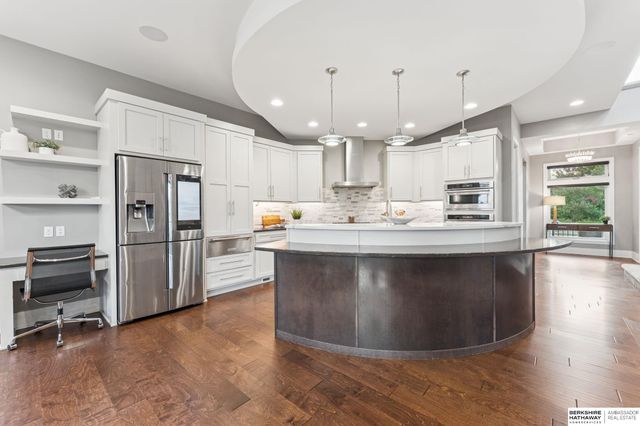 1605 S 219th Avenue, Elkhorn, NE 68022