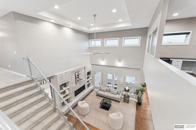 1605 S 219th Avenue, Elkhorn, NE 68022