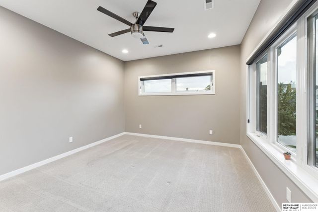 1605 S 219th Avenue, Elkhorn, NE 68022