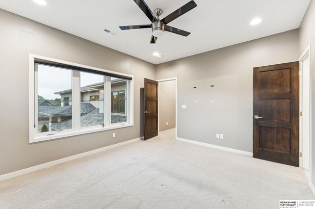 1605 S 219th Avenue, Elkhorn, NE 68022