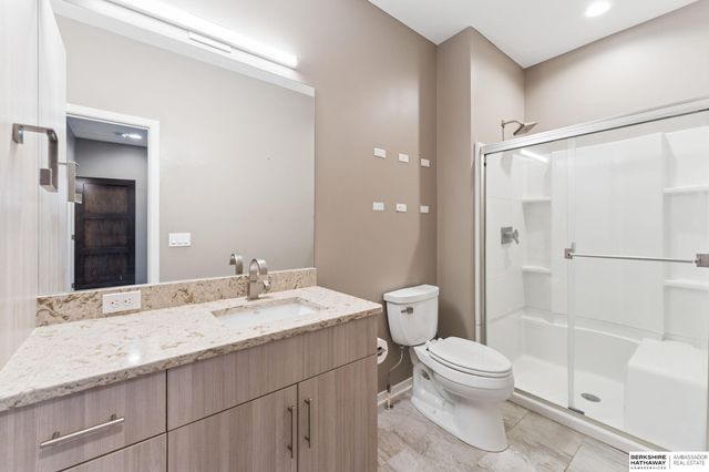 1605 S 219th Avenue, Elkhorn, NE 68022