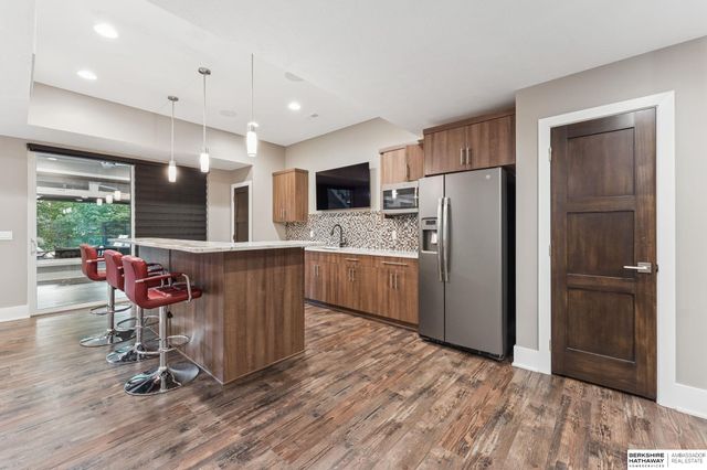 1605 S 219th Avenue, Elkhorn, NE 68022