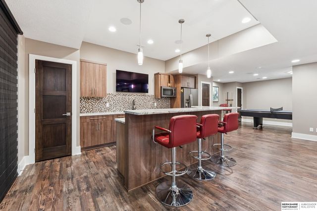 1605 S 219th Avenue, Elkhorn, NE 68022