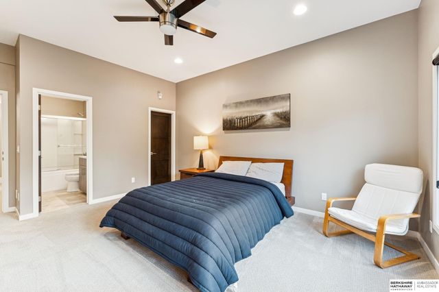 1605 S 219th Avenue, Elkhorn, NE 68022