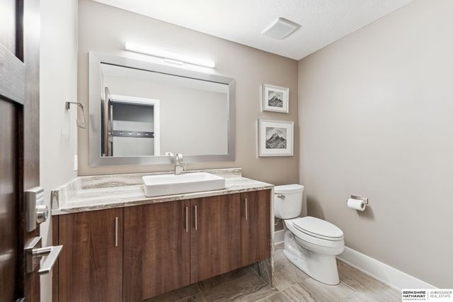 1605 S 219th Avenue, Elkhorn, NE 68022