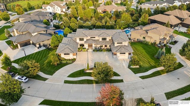 1605 S 219th Avenue, Elkhorn, NE 68022