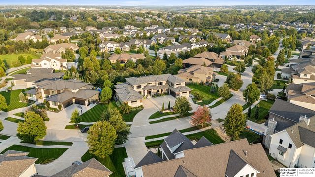 1605 S 219th Avenue, Elkhorn, NE 68022