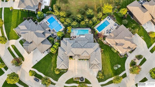 1605 S 219th Avenue, Elkhorn, NE 68022