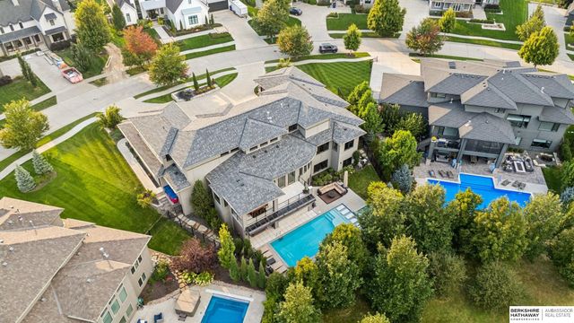 1605 S 219th Avenue, Elkhorn, NE 68022