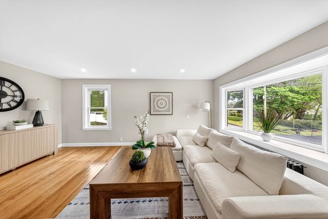 49 Denver St, Fall River, MA 02721