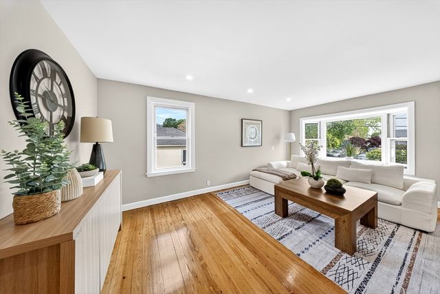 49 Denver St, Fall River, MA 02721