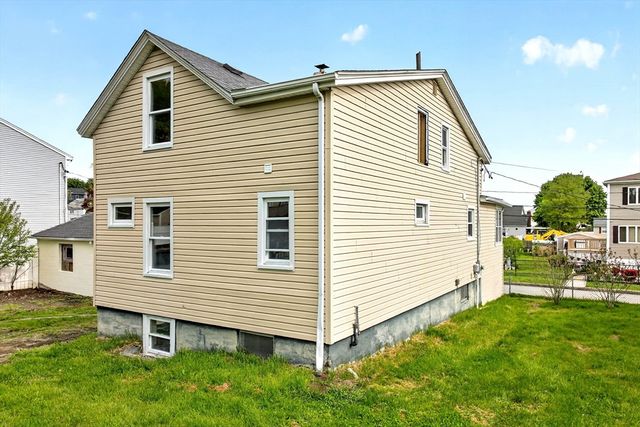 49 Denver St, Fall River, MA 02721