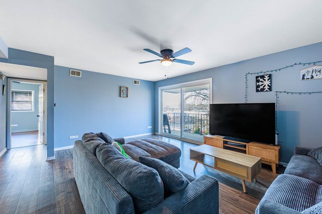 11036 S Kilpatrick Avenue 3SW, Oak Lawn, IL 60453