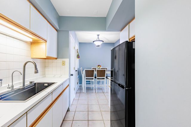 11036 S Kilpatrick Avenue 3SW, Oak Lawn, IL 60453