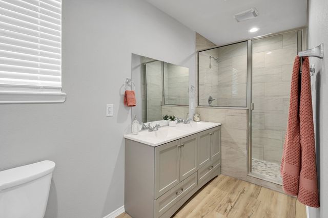 102 Dunn Street, Red Oak, TX 75154