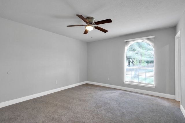 102 Dunn Street, Red Oak, TX 75154