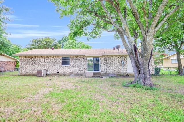 102 Dunn Street, Red Oak, TX 75154