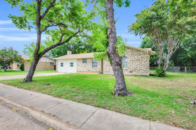 102 Dunn Street, Red Oak, TX 75154