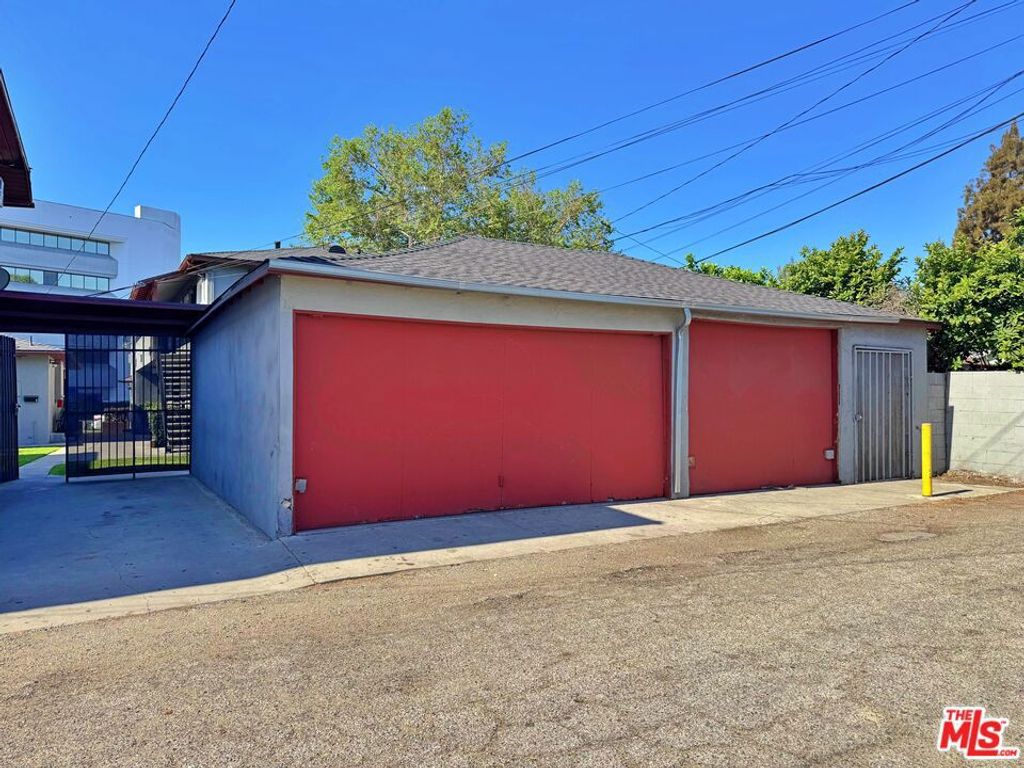 Image 11 of property listing at 3673 E Imperial Highway, Lynwood, CA 90262