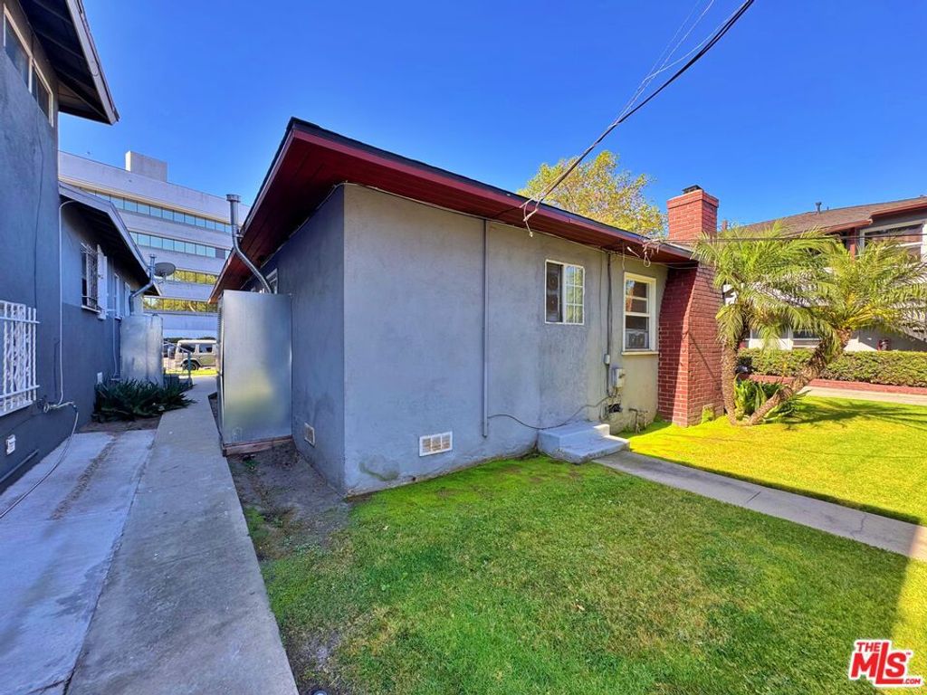 Image 8 of property listing at 3673 E Imperial Highway, Lynwood, CA 90262