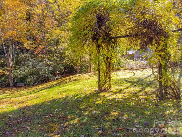 495 Savannah Drive, Sylva, NC 28779