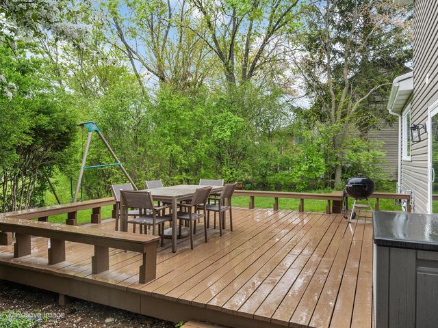 1320 Oak Hill Road, Downers Grove, IL 60515