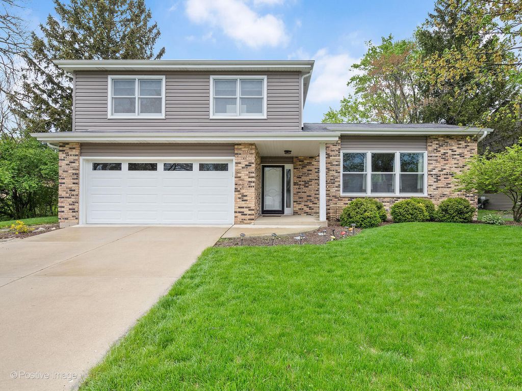 1320 Oak Hill Road, Downers Grove, IL 60515