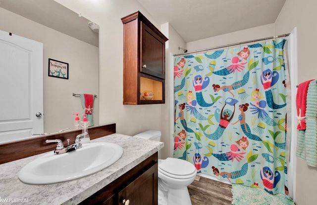 17128 Scarborough Drive, Macomb, MI 48044