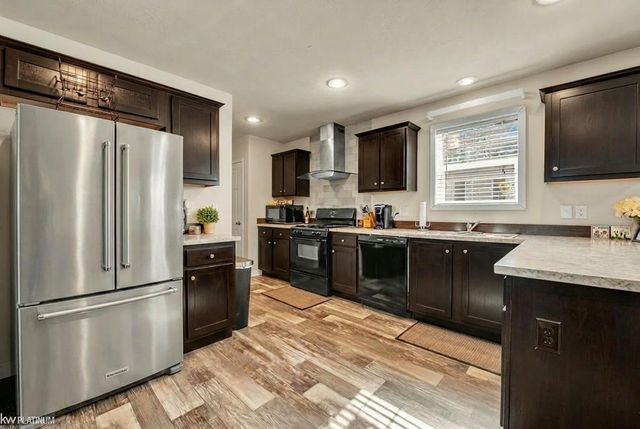 17128 Scarborough Drive, Macomb, MI 48044