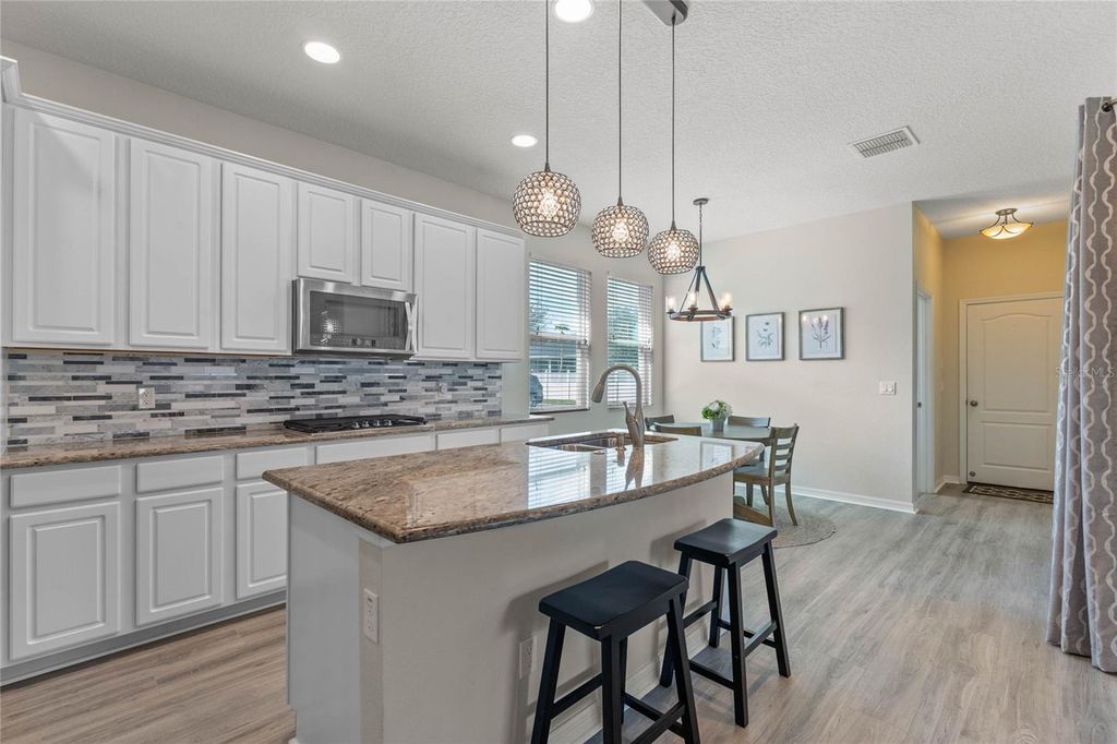 Image 6 of property listing at 15025 PIGEON PLUM LANE, Winter Garden, FL 34787