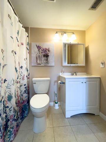 317 Knotty Pine Circle C2, Greenacres, FL 33463