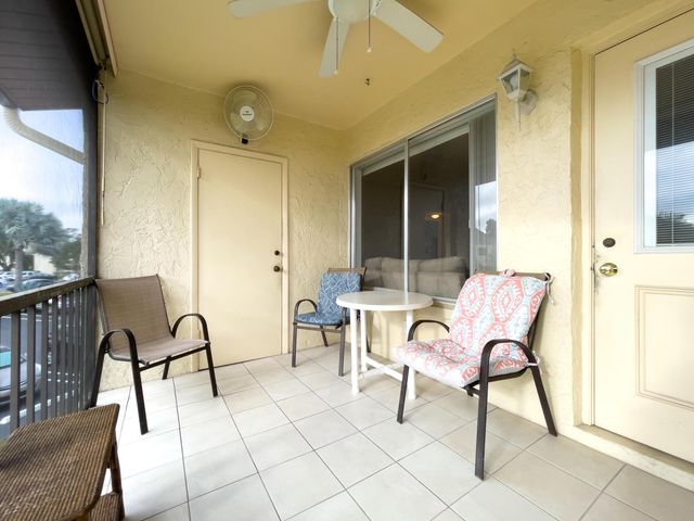 317 Knotty Pine Circle C2, Greenacres, FL 33463